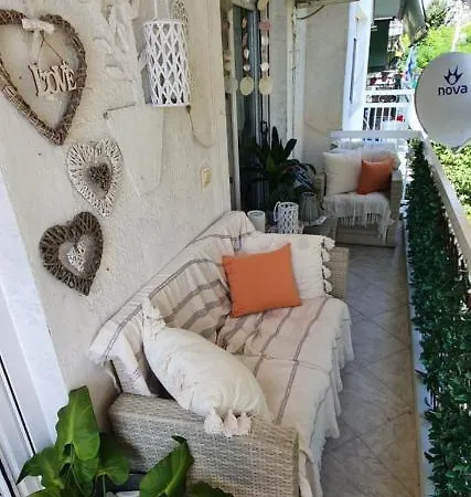Sea View Across The Golden Bay Beach, Cosy Sunny, Spacious In Aretsou Kalamaria * Thessaloniki